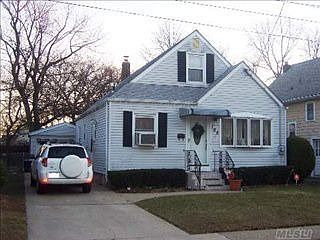 1st image of 106 Buckingham Pl