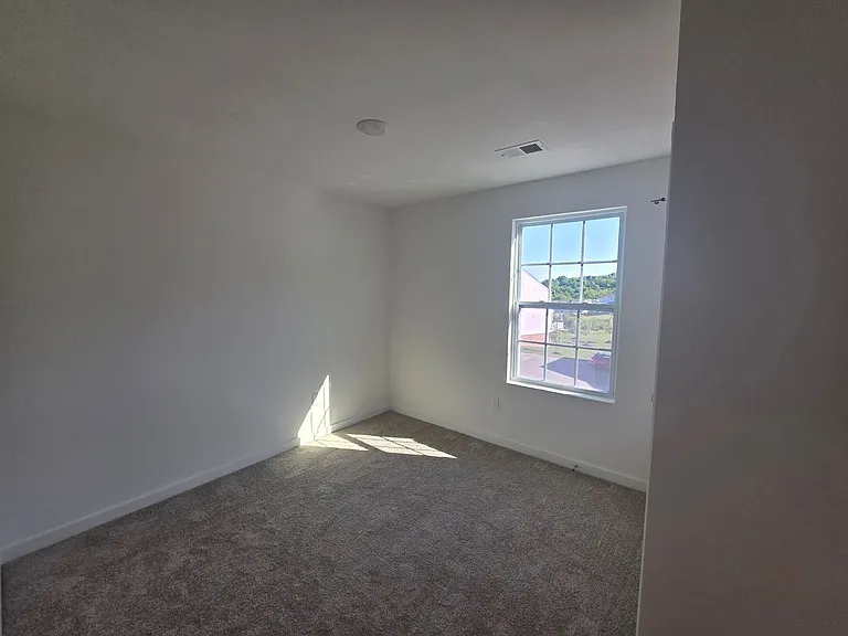 1806 Canterbury Dr — Photo 17