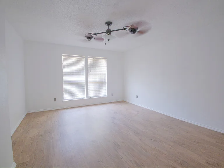 3634 Dexter Ave — Photo 4