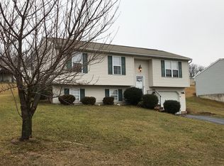 316 Kormit Dr, Red Lion, PA 17356