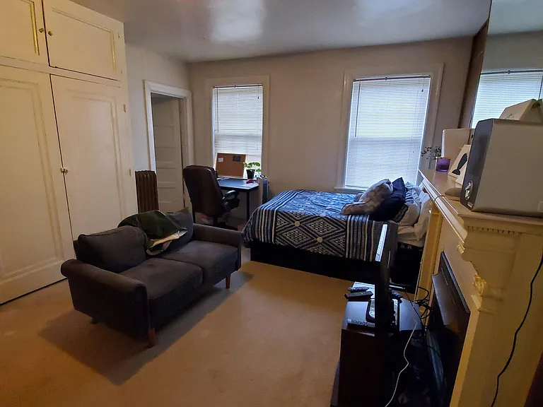 225 Roup Ave #23 — Photo 3