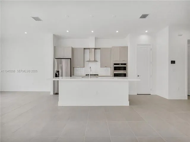 8037 NW 42nd St — Photo 5
