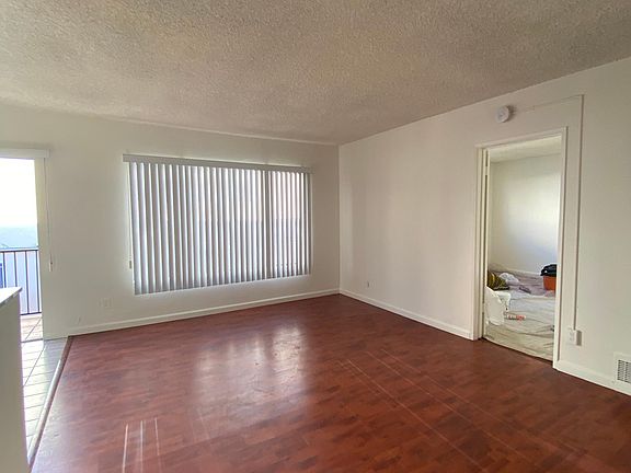 3rd image of 1710 Purdue Ave APT 303