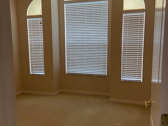 5th image of 26 Lakebluff Dr