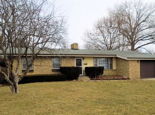 1101 Meadow Ln, Rochelle, IL 61068