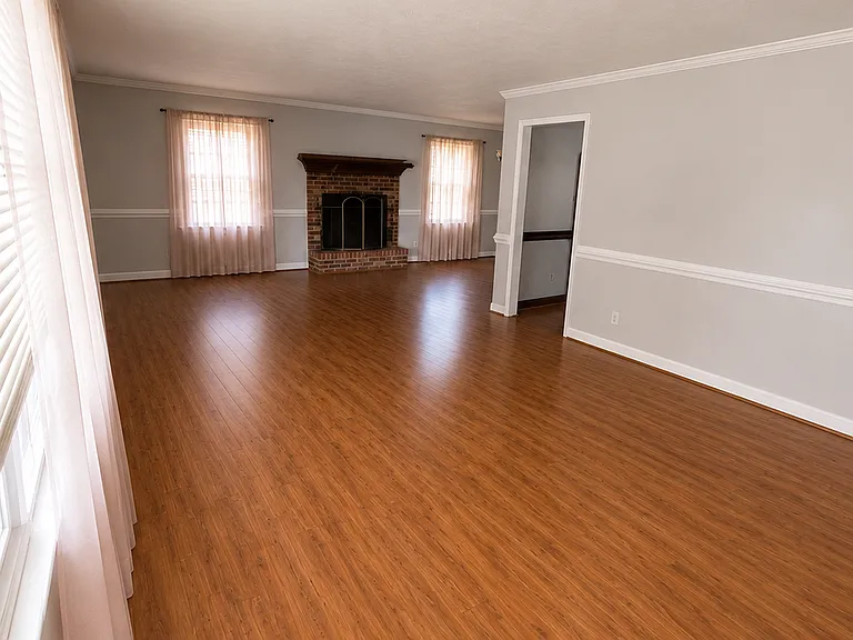 109 Armstrong St — Photo 3