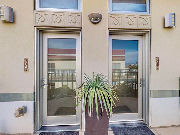 4th image of 110 Richmond Dr SE Unit 305