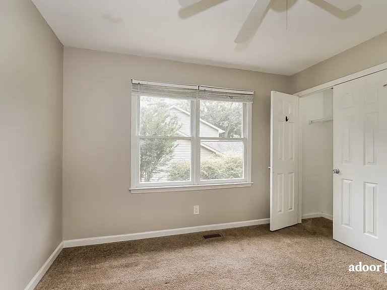 6321 Cardinal Wood Dr — Photo 10
