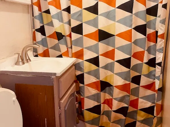 221 Sip Avenue image 5 of 5