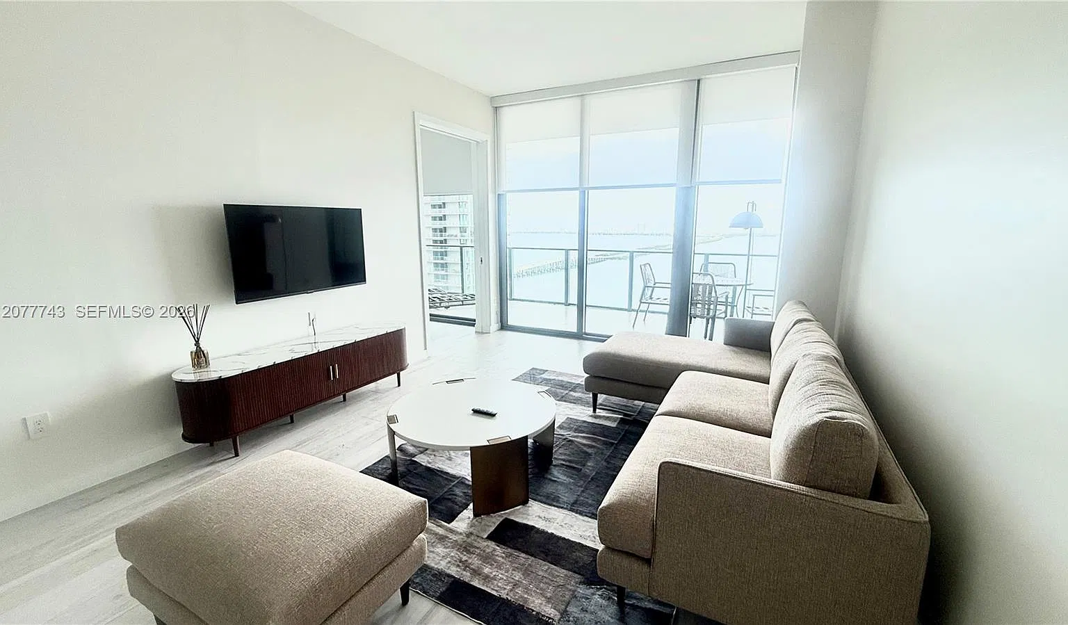 Gran Paraiso Condo — Photo 3