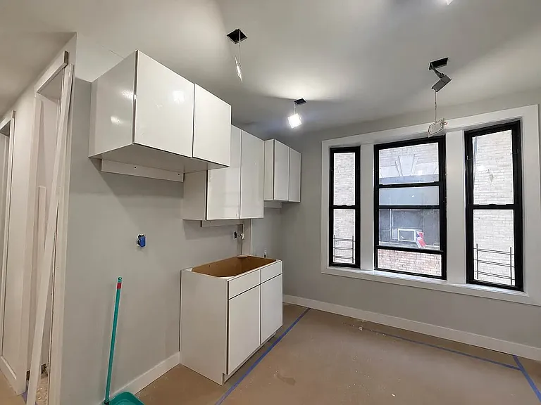 570 W 182nd St #2 — Photo 4