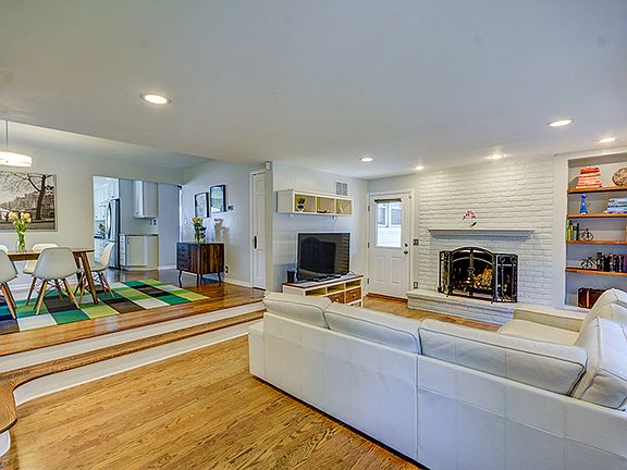 3rd image of 3226 Edgewood Dr