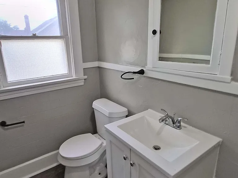 2311 Oakwood Ave — Photo 7