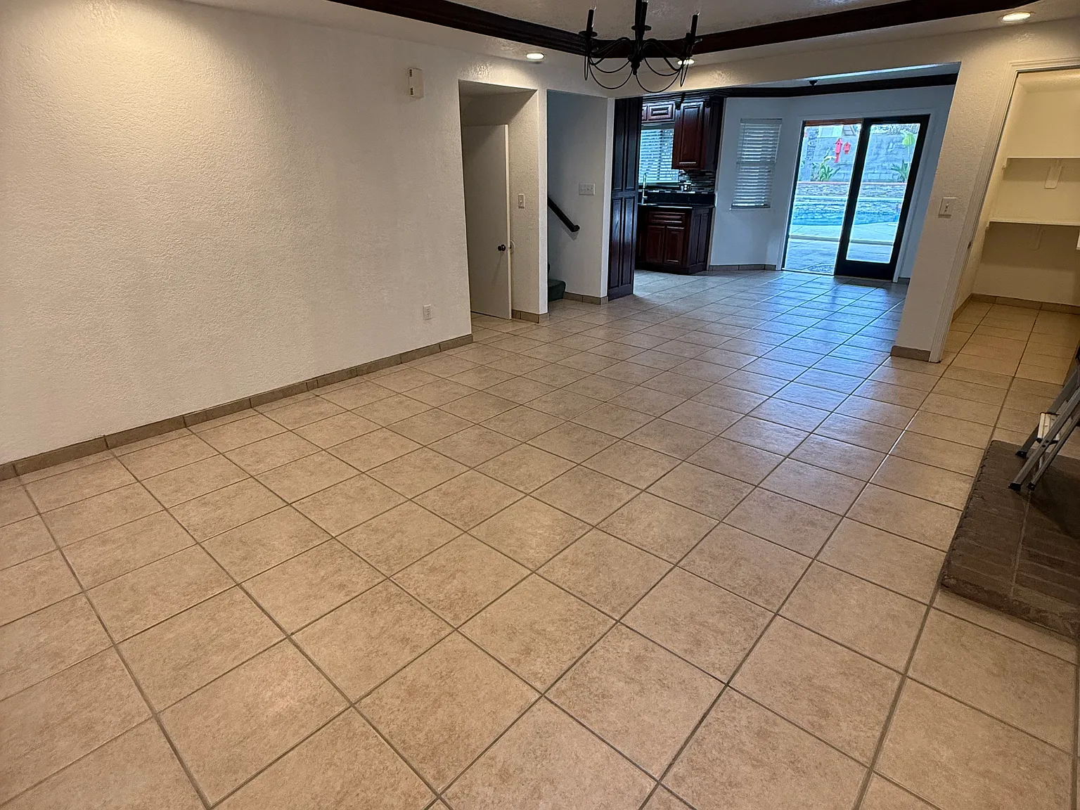 3 bed, 1500 sqft, $2,595 — Photo 3