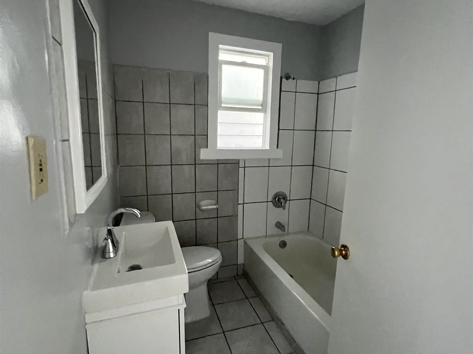 2 bed, 550 sqft, $2,750 — Photo 4