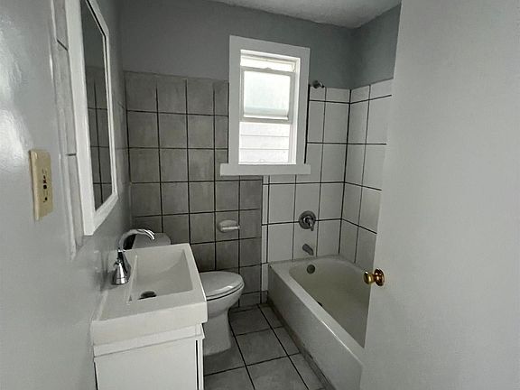 4th image of 6293 Vallejo St
