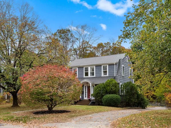 49 Cottage St, Sharon, MA 02067
