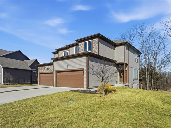 22402 W 76th St, Shawnee, KS 66227