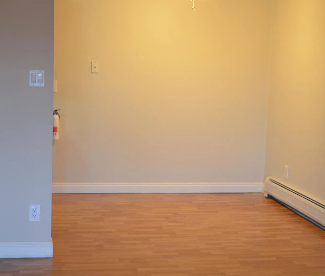 501 Golden Cir — Photo 4