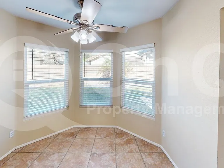 4314 E Frye Rd — Photo 4