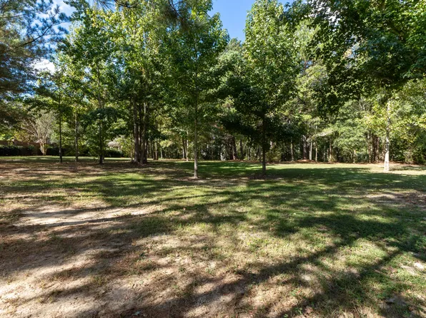 104 Buckskin Dr, Hattiesburg, MS 39402