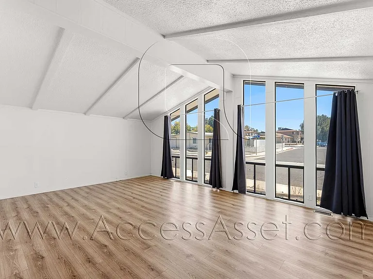 1360 Cabrillo Dr — Photo 8