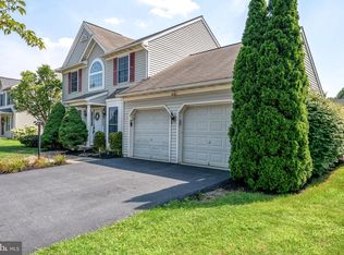 227 Deerfield Ln, Lititz, PA 17543