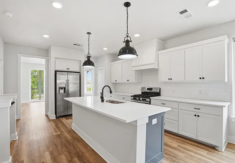 2340 Benbrook Dr — Photo 16
