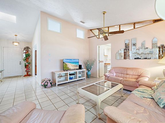 2nd image of 122 N Naranja Avenue