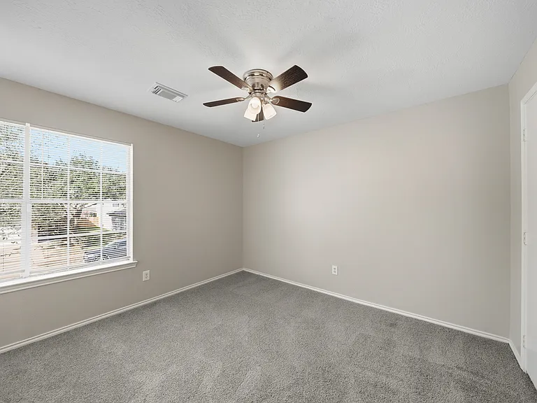 21619 Knightsbrook Ln — Photo 19