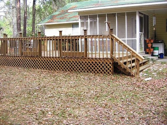 2nd image of 139 NE Cattail Dr