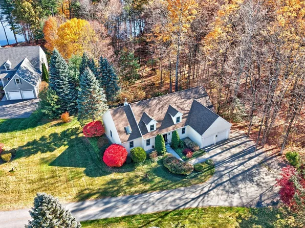 4 Iris Ct Unit 4, Lunenburg, MA 01462