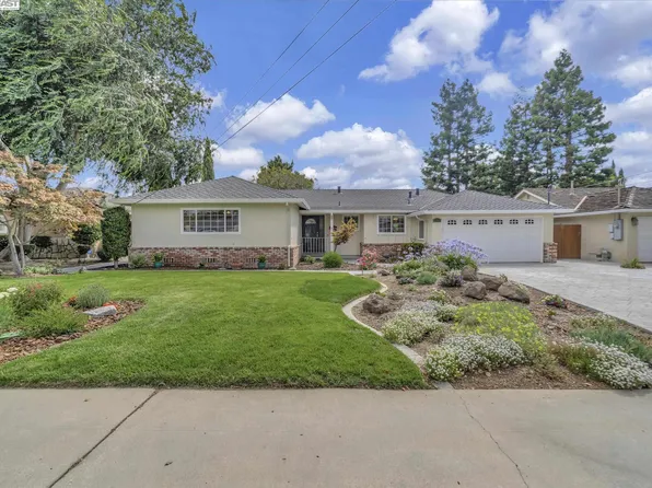 37767 Glenmoor Dr, Fremont, CA 94536