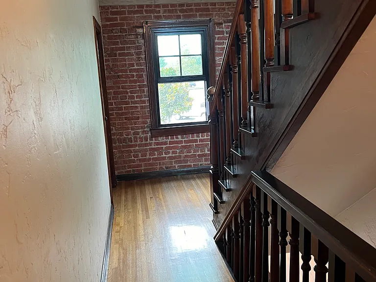126 W Whiting Ave #7 — Photo 2