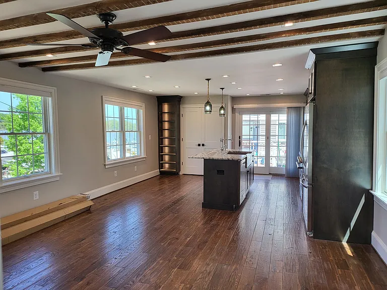 731 N Stokes St — Photo 3