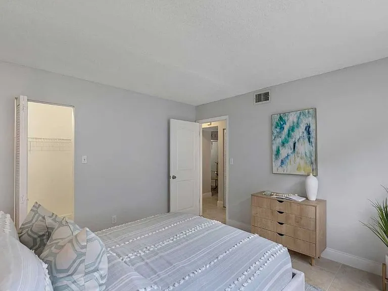 Amberstone Apartments — Photo 3