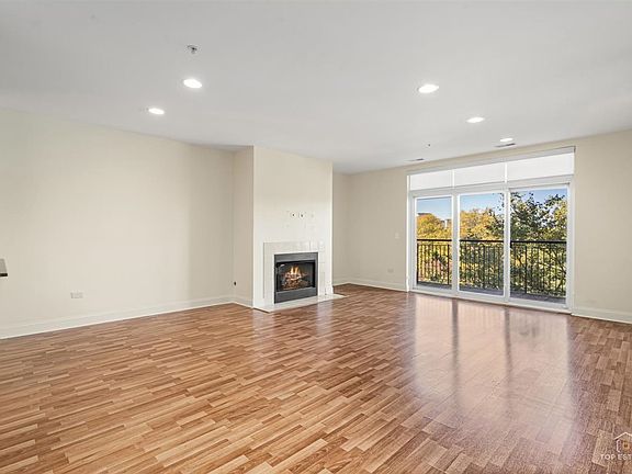 4th image of 860 Weidner Rd APT 406