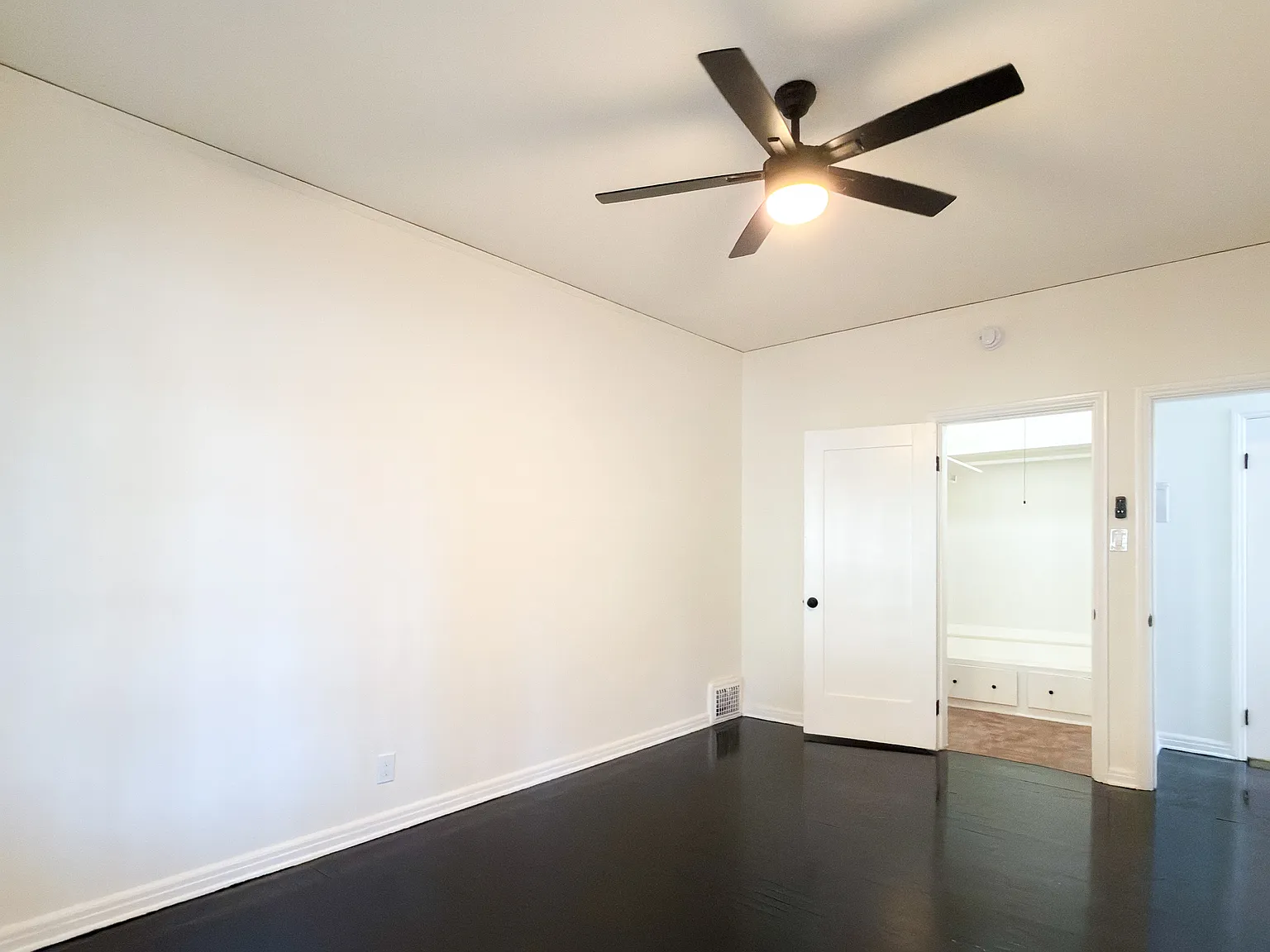 Just Updated 1,200 Sq Ft 2 Bed / 1 Bath with Deco Fireplace + Garage Parking — Photo 4