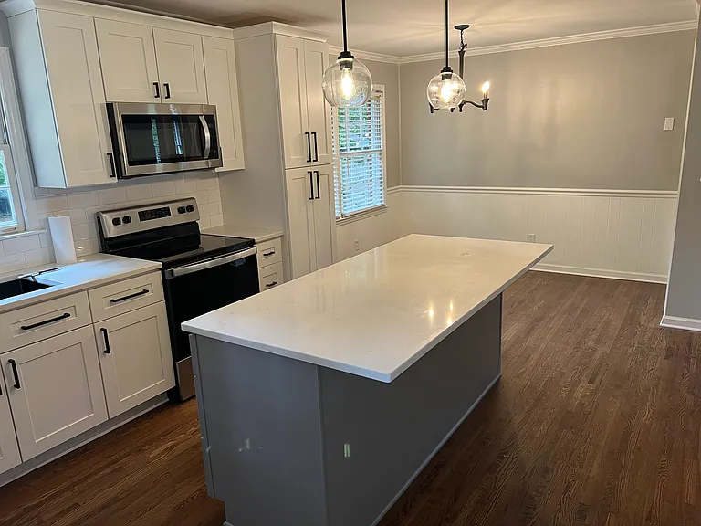401 Vinecrest Dr — Photo 2