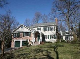 62 Orchard Farm Rd, Port Washington, NY 11050