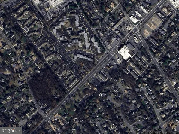 2576 Chain Bridge Rd, Vienna, VA 22181