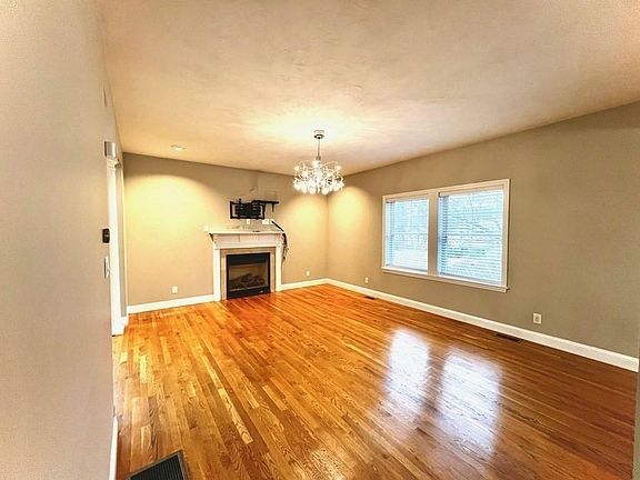 4th image of 654 Walpole St Suite A