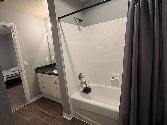 4th image of 18001 Richmond Place Dr APT 1037