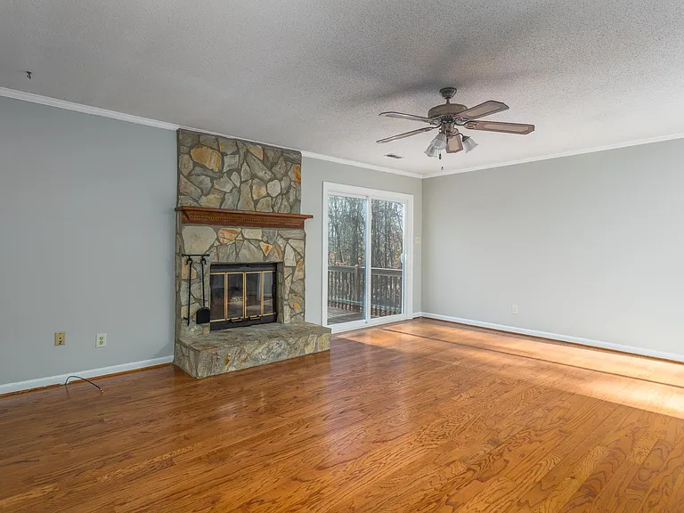 1149 Glendale Dr — Photo 6