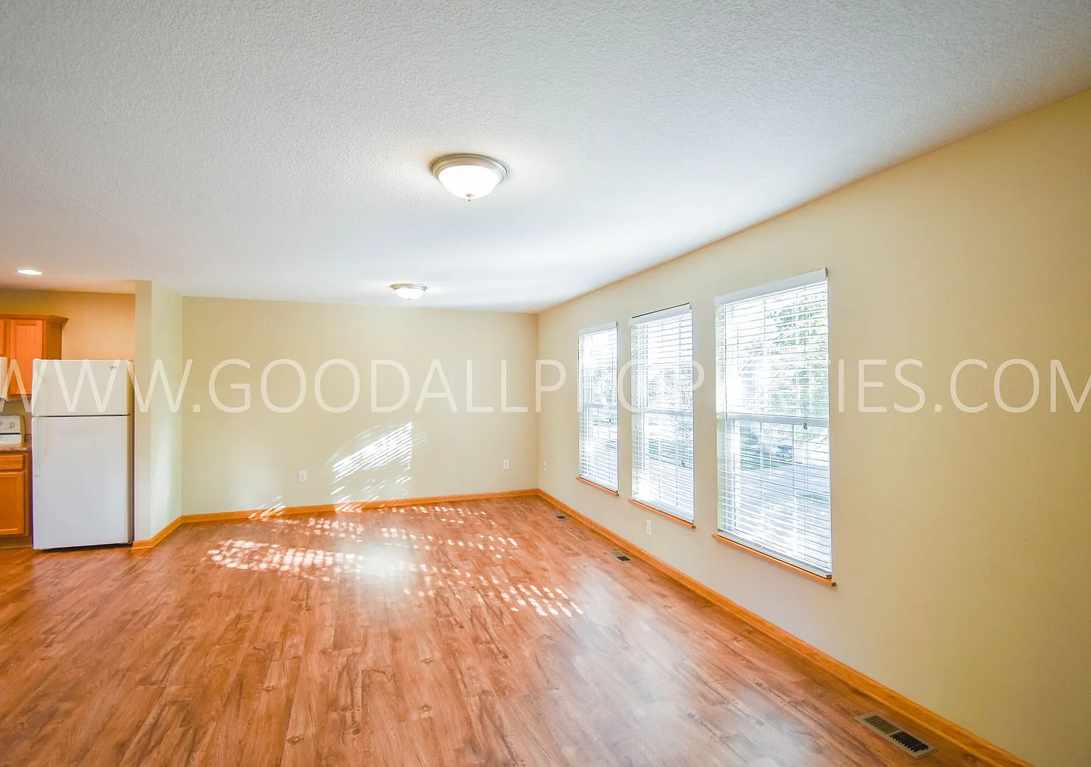 2-Bedroom, 2.5-Bath Townhome in Urbandale with Attached Garage! — Photo 3
