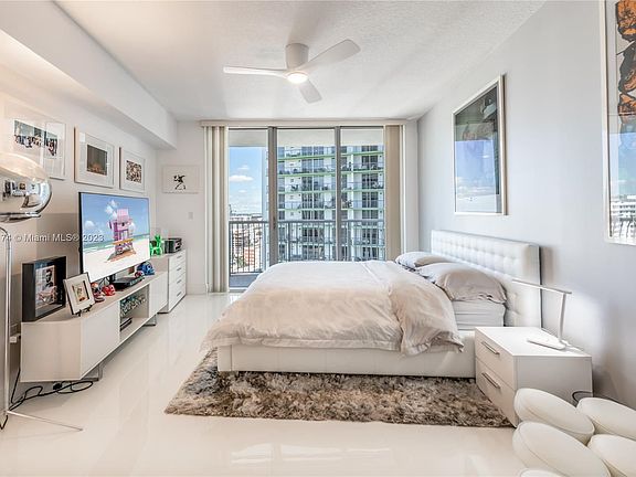 5th image of 1750 N Bayshore Dr APT 2311