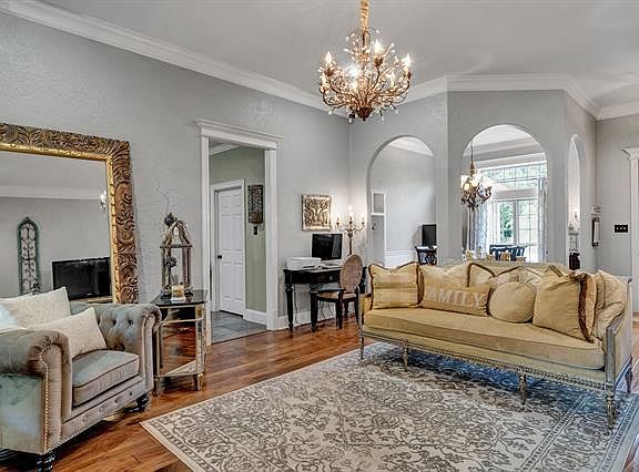 5th image of 216 Heritage Ct