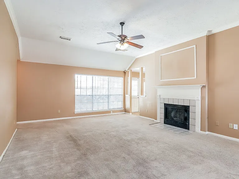 4910 Stone Harbor Dr — Photo 4