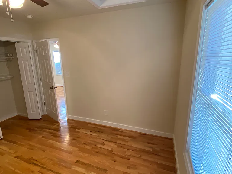 3200 Rosewood Ave — Photo 20