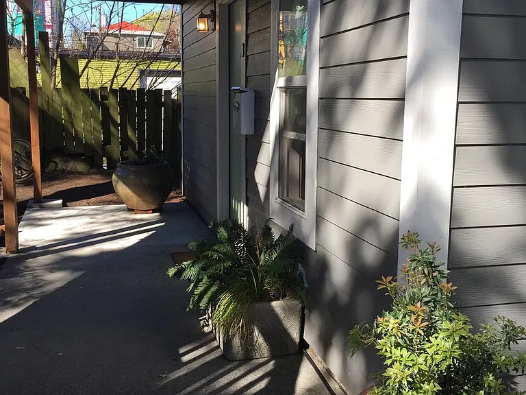 2819 NE Flanders St #3 — Photo 21